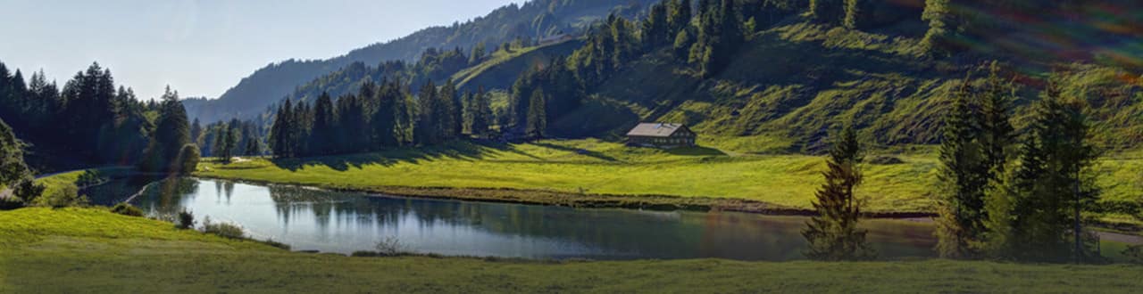 Levissima è da sempre legata con la Valtellina, la terra dove si trova la sua fonte di alta montagna