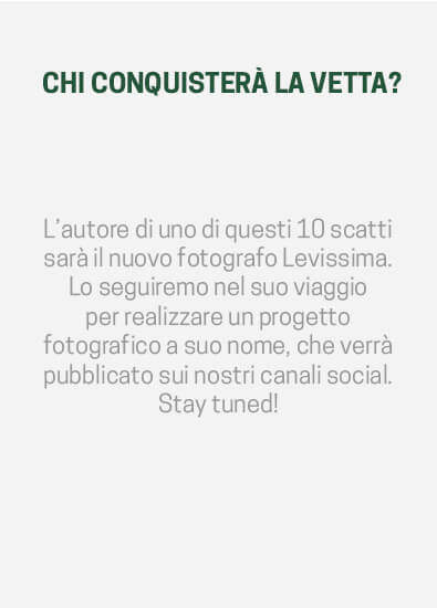 Una Scatola Grigia Di Levissima Una Scatola Grigia Di Levissima