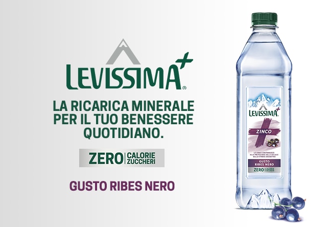 Bottiglia Levissima Zinco gusto ribes nero Bottiglia Levissima Zinco gusto ribes nero