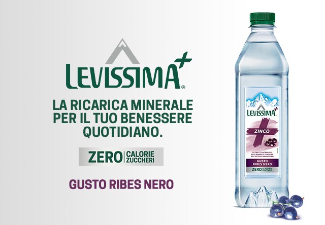 Bottiglia Levissima Zinco gusto ribes nero Bottiglia Levissima Zinco gusto ribes nero