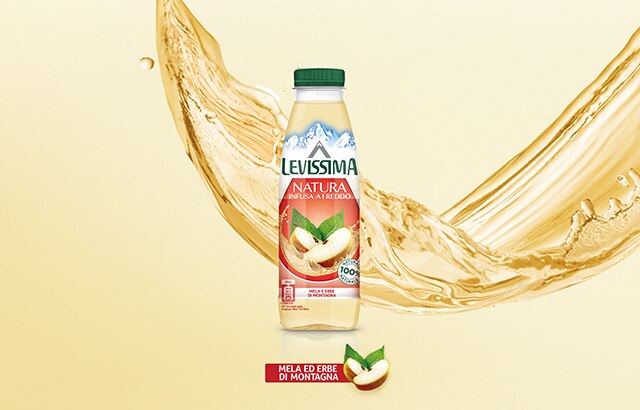 Rigenerati con il gusto 100% naturale di Levissima Natura. Rigenerati con il gusto 100% naturale di Levissima Natura.