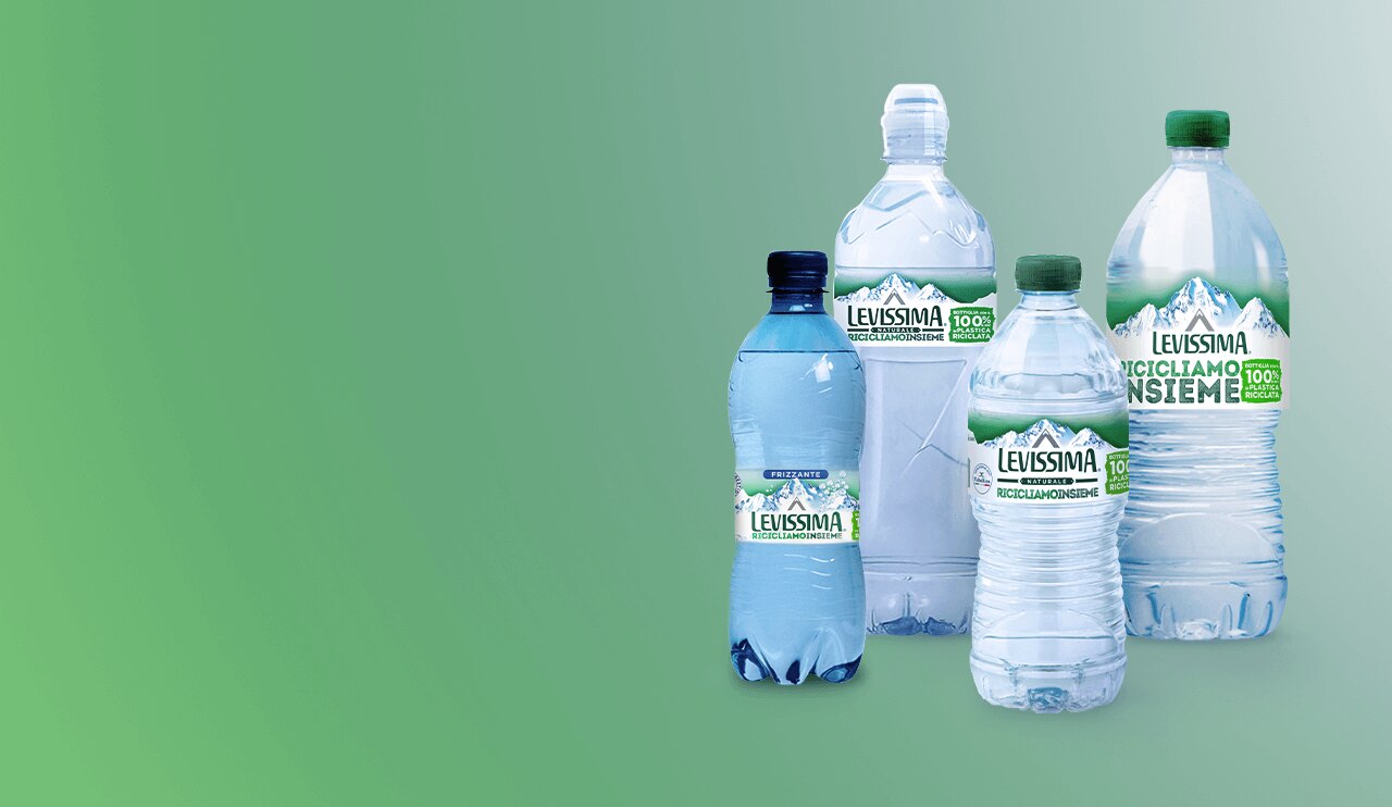 Bottiglia Levissima con il 100% di plastica riciclata Bottiglia Levissima con il 100% di plastica riciclata
