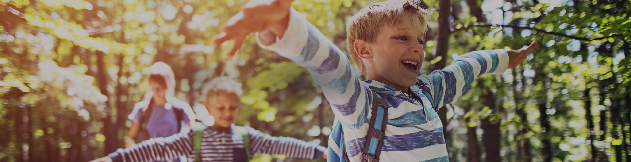 Acqua nella pratica bottiglia per bambini