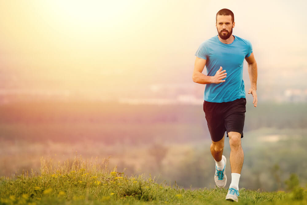 Correre 10 km alla settimana fa molto bene al corpo e alla mente