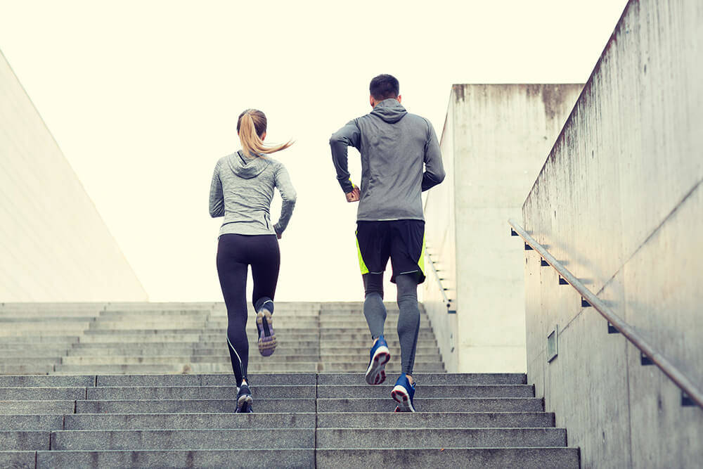 Perché nel running è importante bere acqua