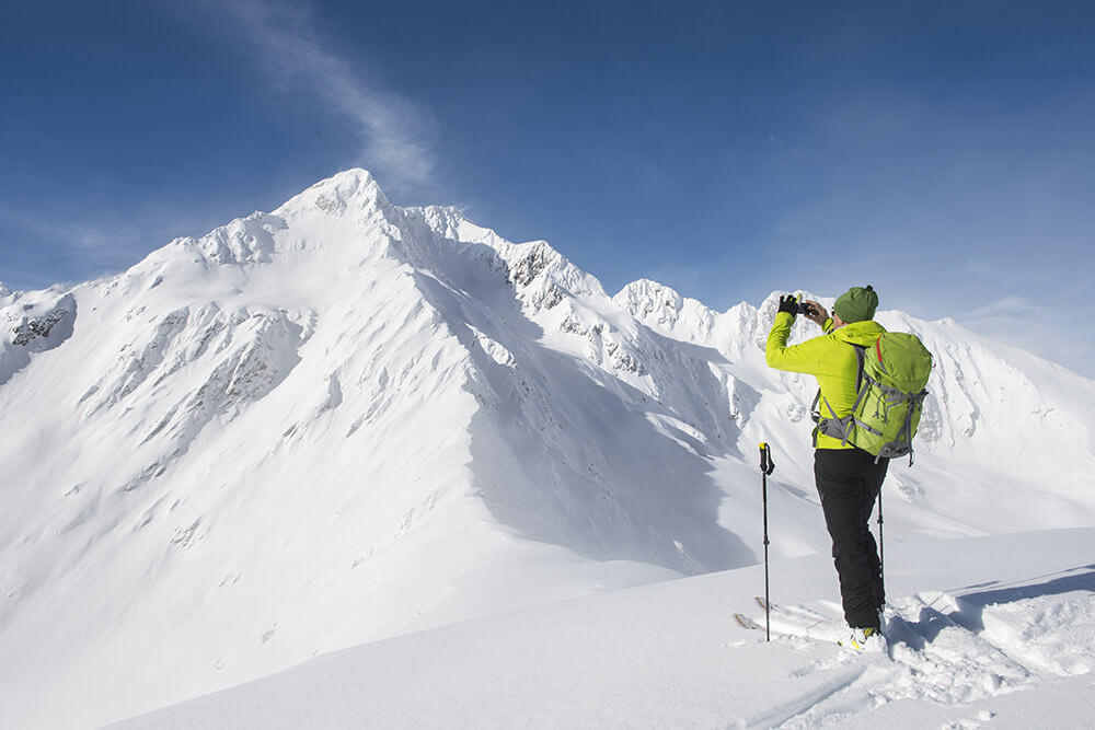 Scopri le app più utili da utilizzare d’inverno in montagna