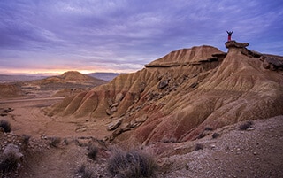 Paesaggio desertico del parco naturale di Bardenas Reales nella Navarra in Spagna